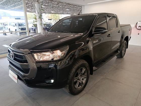 TOYOTA HILUX 2.8 D-4D TURBO DIESEL CD SR 4X4 AUTOMÁTICO TOYOTA HILUX 2.8 D-4D TURBO DIESEL CD SR 4X4 AUTOMÁTICO